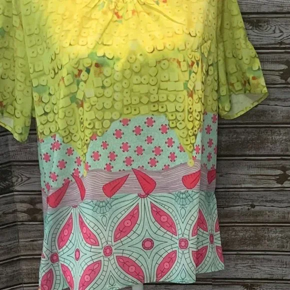 Bright & Bold Short Sleeve Top NWOT - Picture 2 of 5